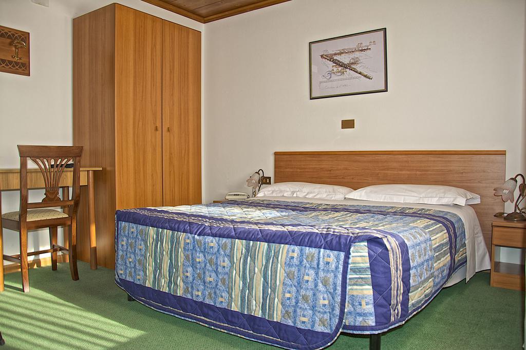 Albergo Ristorante Iris Auronzo di Cadore Exterior foto